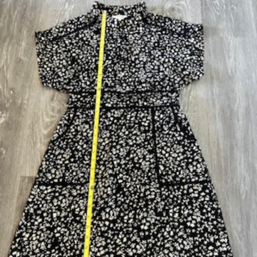 Black and White Floral Midi Dress - Classic Short Sleeve - Picture 7 of 10